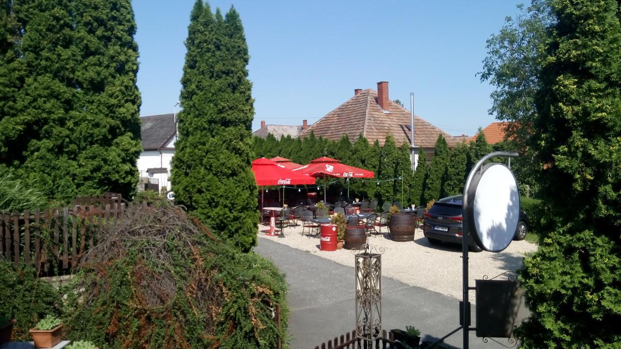 Feherlo Vendeghaz & Restaurant Бік Екстер'єр фото
