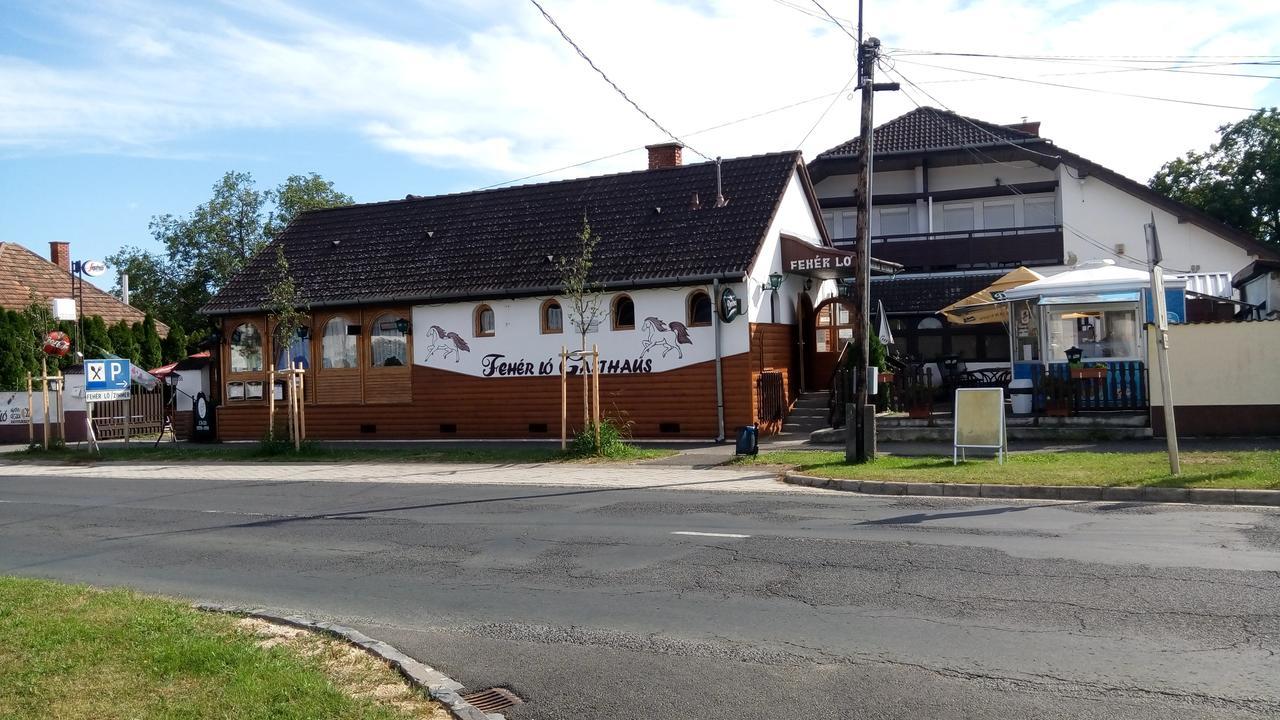 Feherlo Vendeghaz & Restaurant Бік Екстер'єр фото