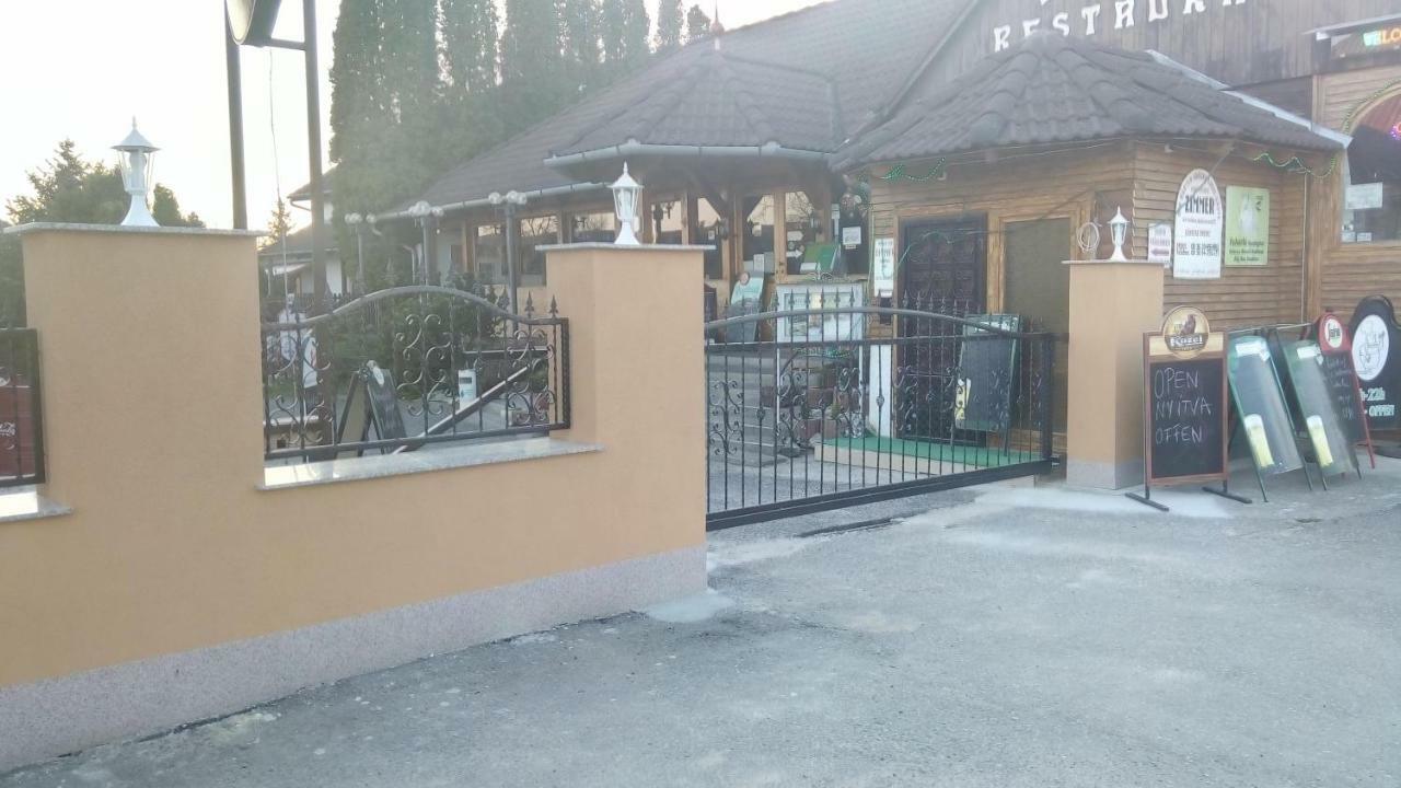 Feherlo Vendeghaz & Restaurant Бік Екстер'єр фото