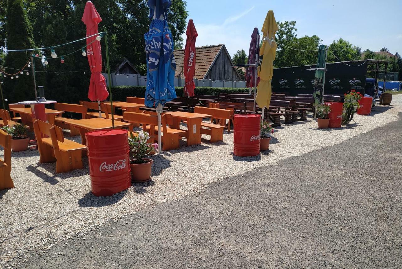 Feherlo Vendeghaz & Restaurant Бік Екстер'єр фото
