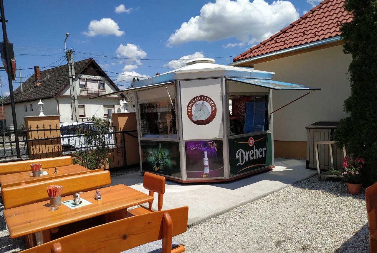 Feherlo Vendeghaz & Restaurant Бік Екстер'єр фото